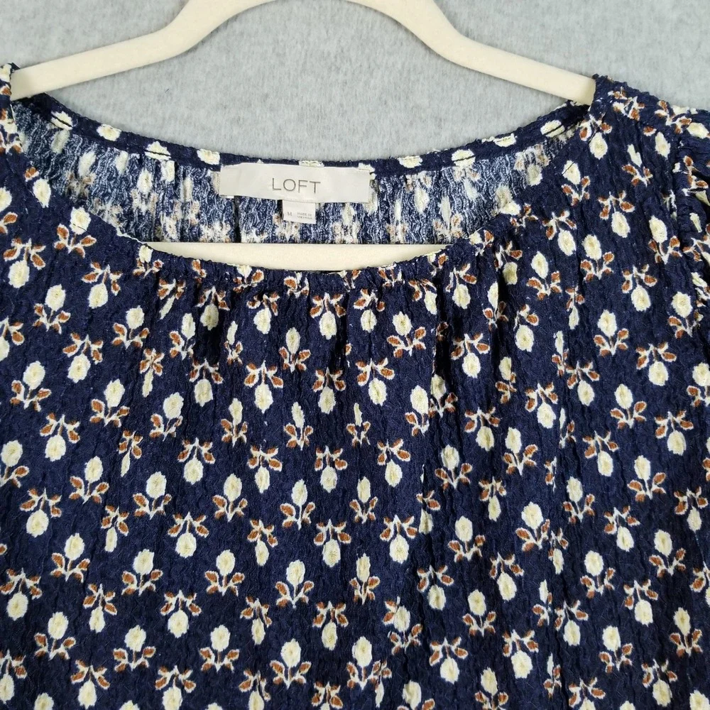 LOFT Blouse Women M Medium Blue Floral Seersucker Puff Sleeve Casual Top Cottage
